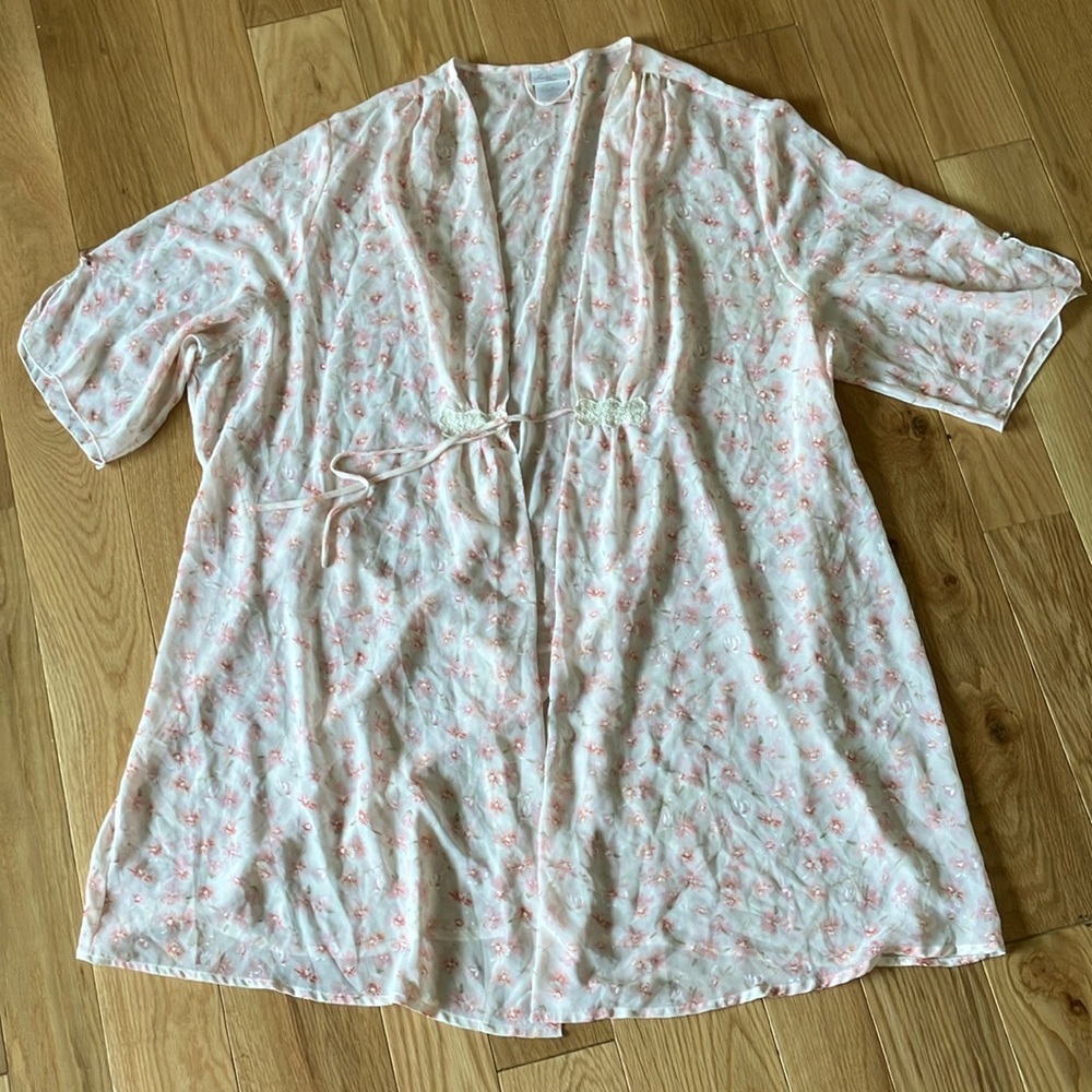 Secret Treasures Pink Floral Kimono robe plus size